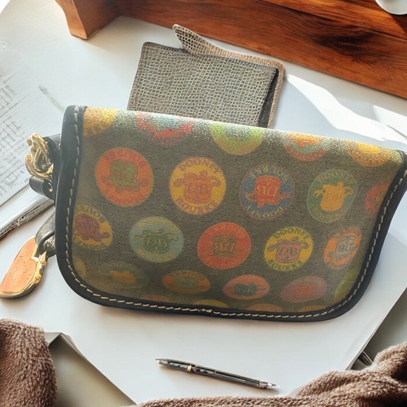 Dooney & Bourke EUC Monogram Logo Wristlet/Pouch - Picture 3 of 7